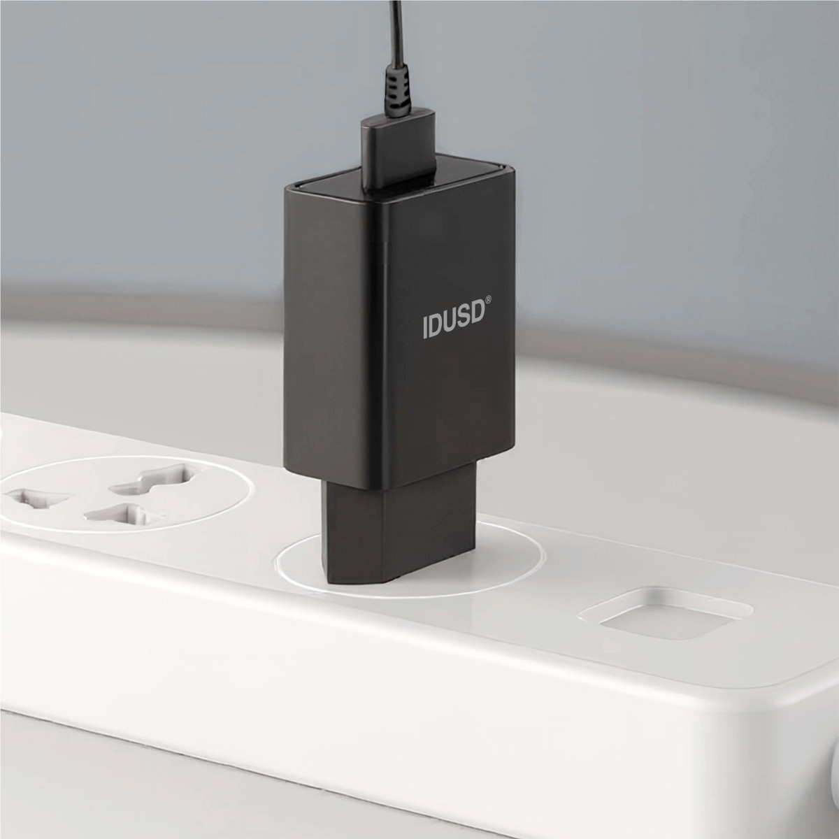 Cargador USB 1A – 5W – Compacto y Seguro